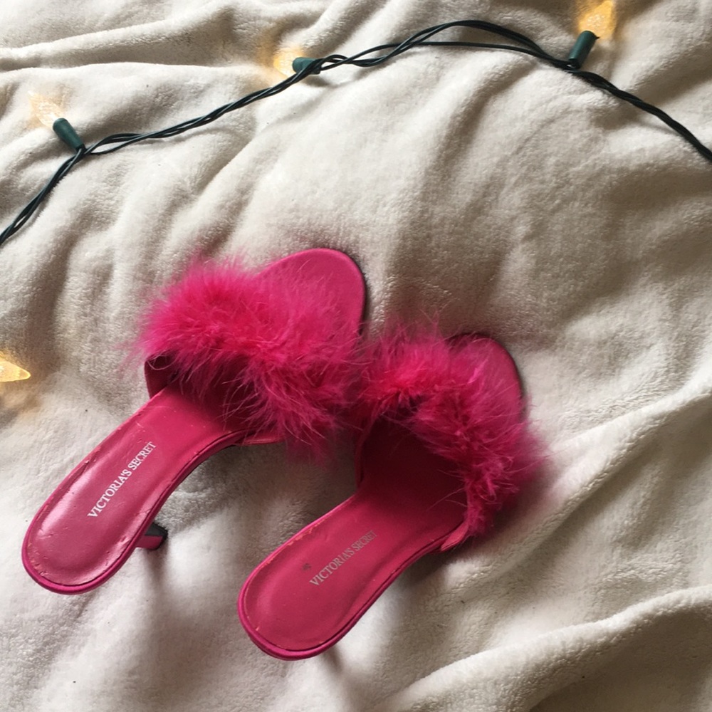 Victoria’s Secret pink slip ons. very sexy 🔥